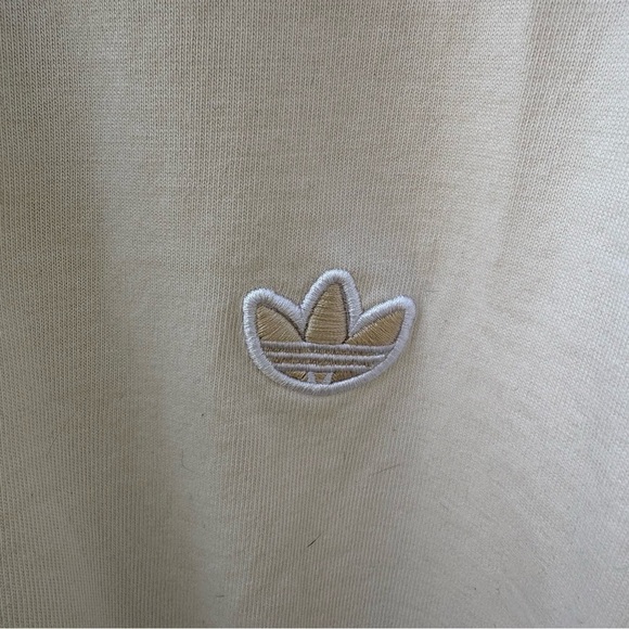 Woman’s small cream Adidas shirt - Picture 5 of 5